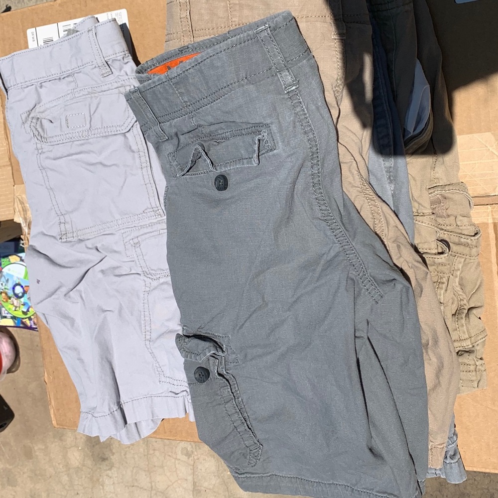 (4) Size 14 (1) size 16 boys shorts